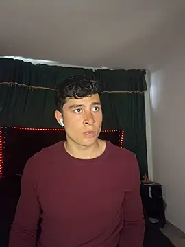 AustinJones_ Adlı Modelin Canlı XXX Sohbeti