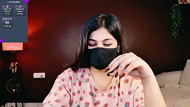 Chat +18 de Mysterious_krishaa ao vivo
