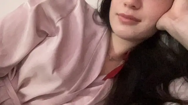 Toviraan Live XXX chat