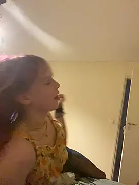 Chat +18 de Divabolical ao vivo