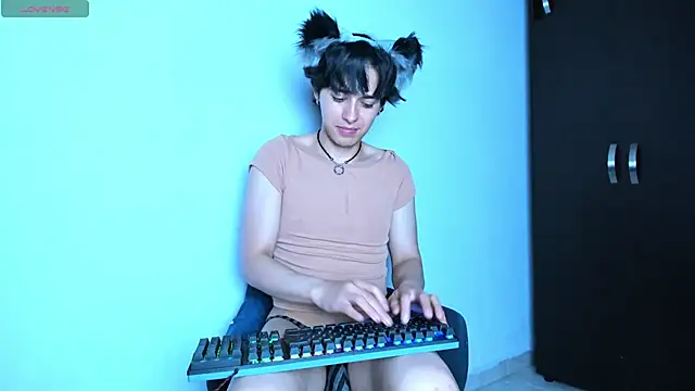 Fox-white's Live XXX Chat