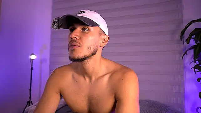 MarkSantozz XXX чат на живо