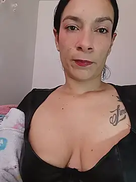 Czat XXX na żywo – VelvetKiM_91