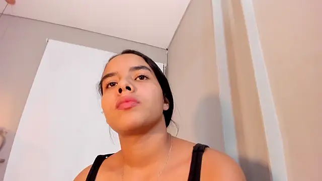 Chatroom XXX en direct de Roxy_Stonee