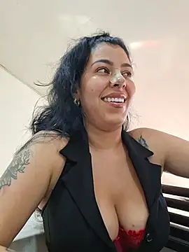 Luianna Adlı Modelin Canlı XXX Sohbeti