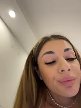 Онлайн чат XXX IsabellaEtthan