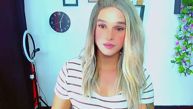 TaylorMon Adlı Modelin Canlı XXX Sohbeti