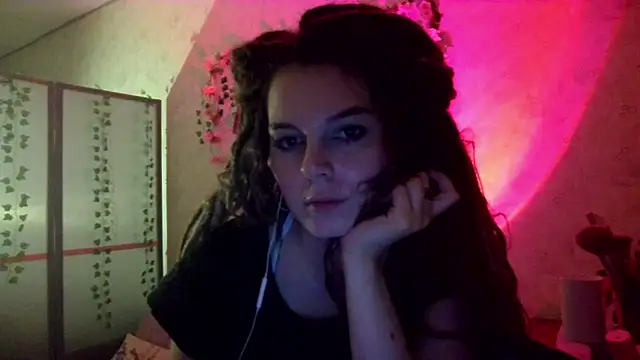 EvaShinee Chat XXX offline