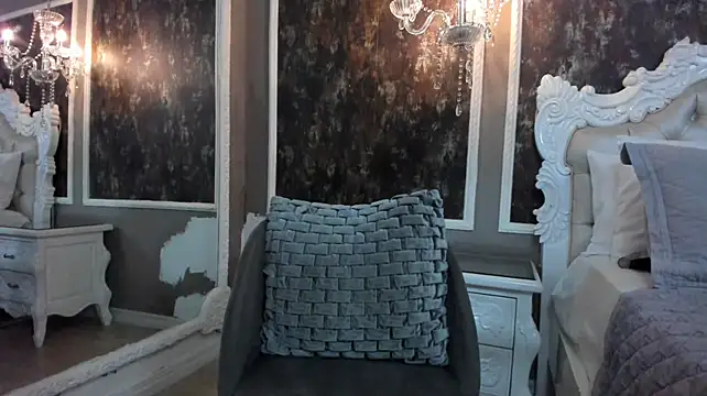 XXX chat uživo modela JuliethMilf