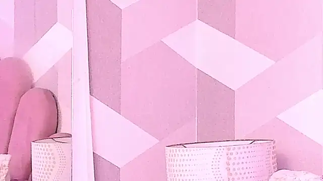 Chat +18 de KylieMonnett ao vivo