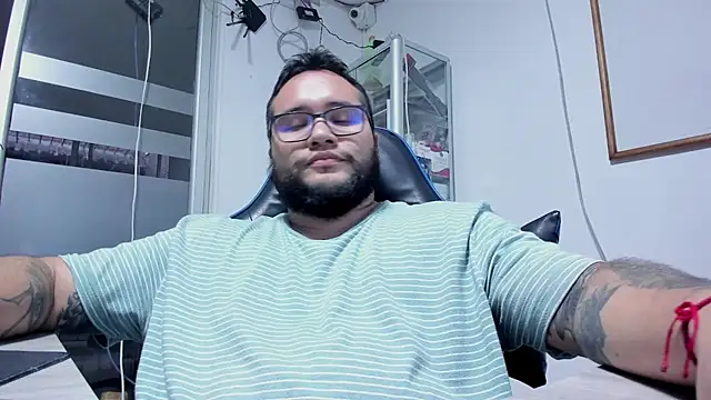 Živý XXX chat VINCEDMAGLIOO