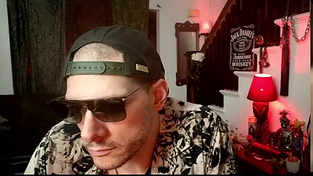 MasterDaddyCool élő XXX-chatje