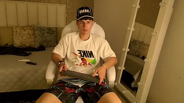 JordanMiller_: απευθείας συνομιλία ΧΧΧ