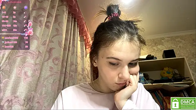 XXX chat uživo modela CeyaLier