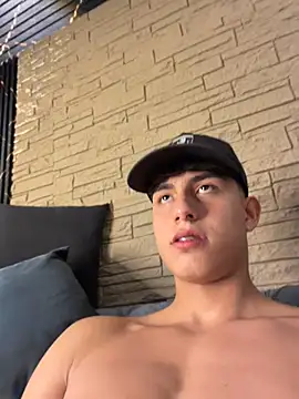 Lander_Cruz's Live XXX Chat
