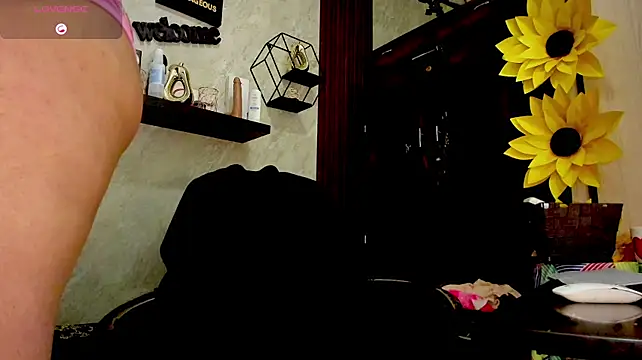 DirtyKhloy Adlı Modelin Canlı XXX Sohbeti