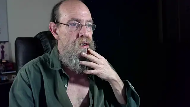 Uncle_Hottien Live XXX chat