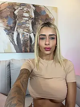XXX chat uživo modela ParisRoux