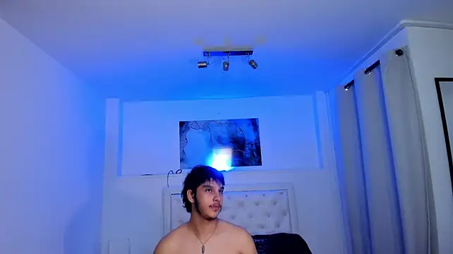 عرض كام ValentinoCruzz