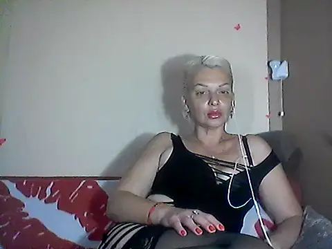 צ'אט XXX בשידור חי של MaryJane441