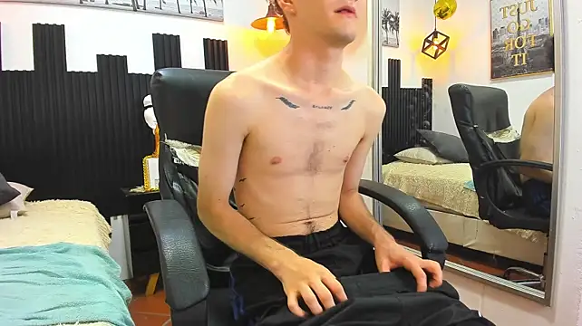XXX chat uživo modela trevor_mob