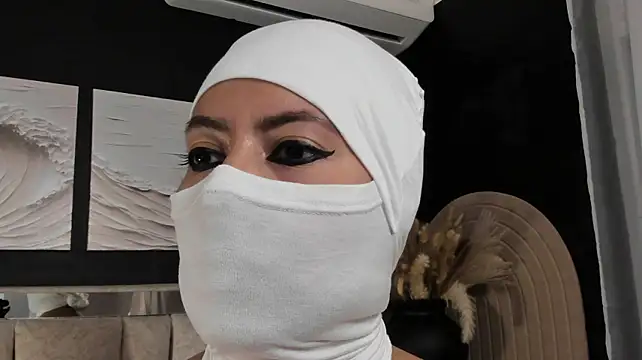 Qamar_Khalifa's Live XXX Chat
