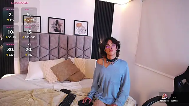 Sweet_Poison37 webkamerás műsora
