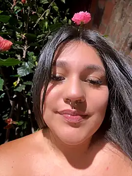 Emily_Gomezz 即時 XXX 聊天