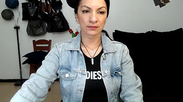 Atenea_lens052 – Live XXX-chat