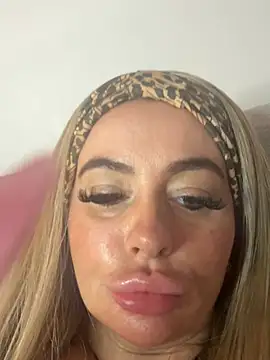 Czat XXX na żywo – ScarlettSChat