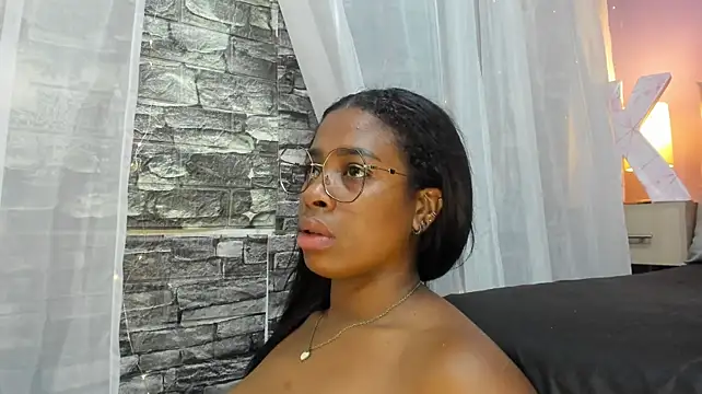 Chatroom XXX en direct de KatieGomez