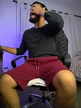 BadboyX333 现场XXX聊天