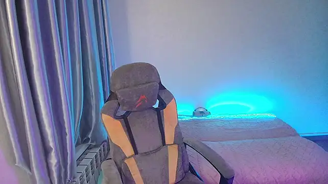 XXX chat uživo modela Adam_Kroy