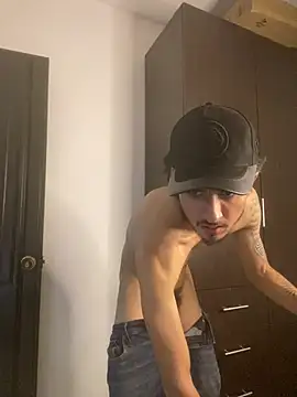 Chat XXX en directo de Kriss_Edwards