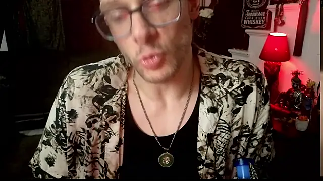 MasterDaddyCool's Live XXX Chat