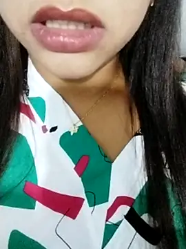 fatineae1 Adlı Modelin Canlı XXX Sohbeti