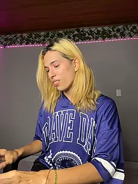 LarryCraft live XXX chat