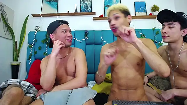 Dirty3someGuys: онлайн-секс-чат