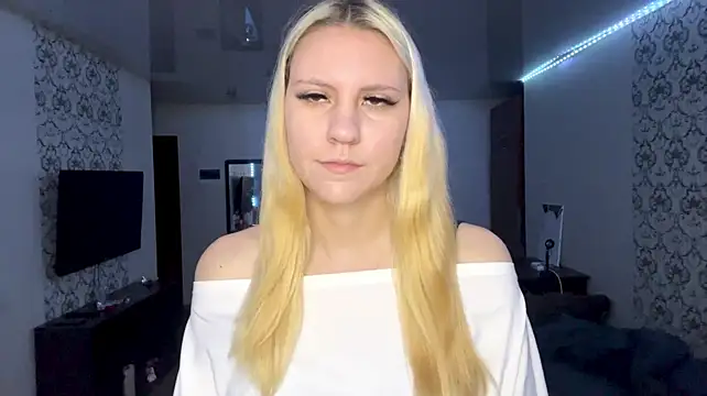 צ'אט XXX בשידור חי של MildredGuckes
