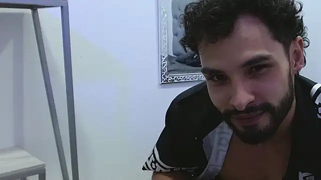 Ethan_Wolf75: онлайн-секс-чат