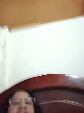 Chat XXX en directo de Emilif_