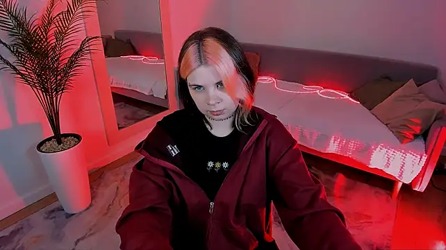 Chatroom XXX en direct de AliceSpencery