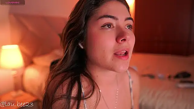 Chat XXX en directo de Lau_Bee