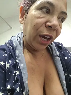 Chat XXX en directo de Scarlet_curly8a