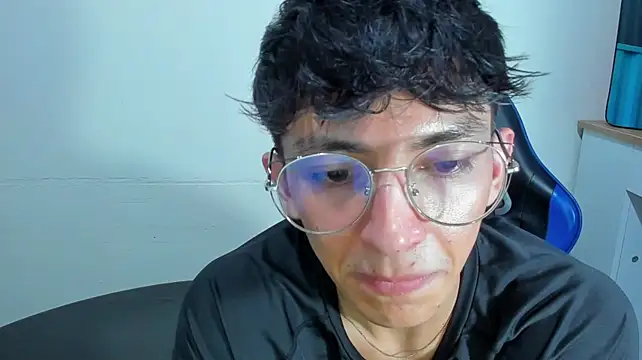 Chat +18 de ElanGiraldo ao vivo