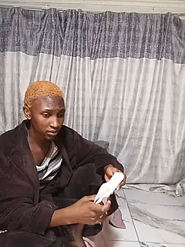 Chat +18 de Littletee001 ao vivo