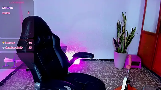 Chatroom XXX en direct de camilita_hurtadoo