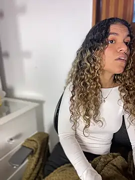 AngelPinkk_ élő XXX-chatje