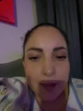 XXX chat uživo modela Juliana_bigboobs