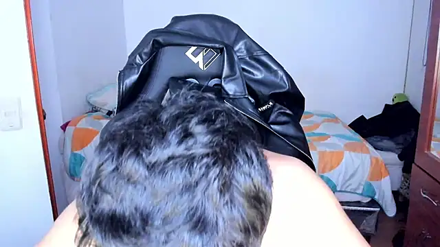Chat XXX en directo de Tommy_Bred